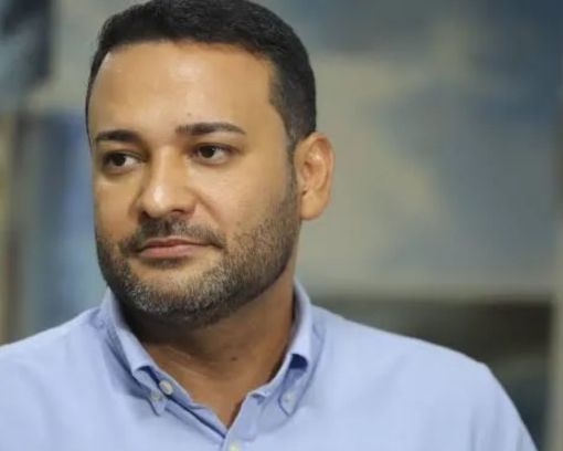 Deixe ele no lugar dele: STF impede novo afastamento de Aberson Carvalho por fatos já analisados