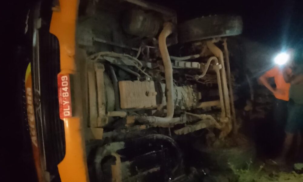 Ônibus com cerca de 50 passageiros tomba na BR-364 no Acre; vítimas têm ferimentos leves