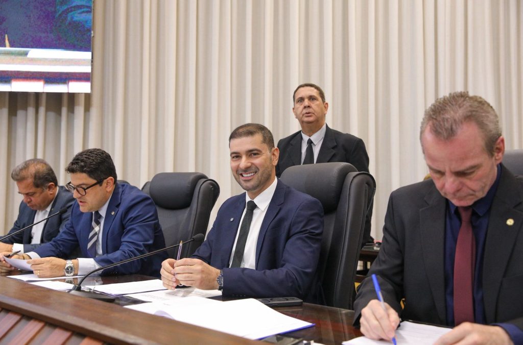 Nicolau Júnior confirma candidatura à reeleição e reafirma apoio a Mailza na disputa pelo governo