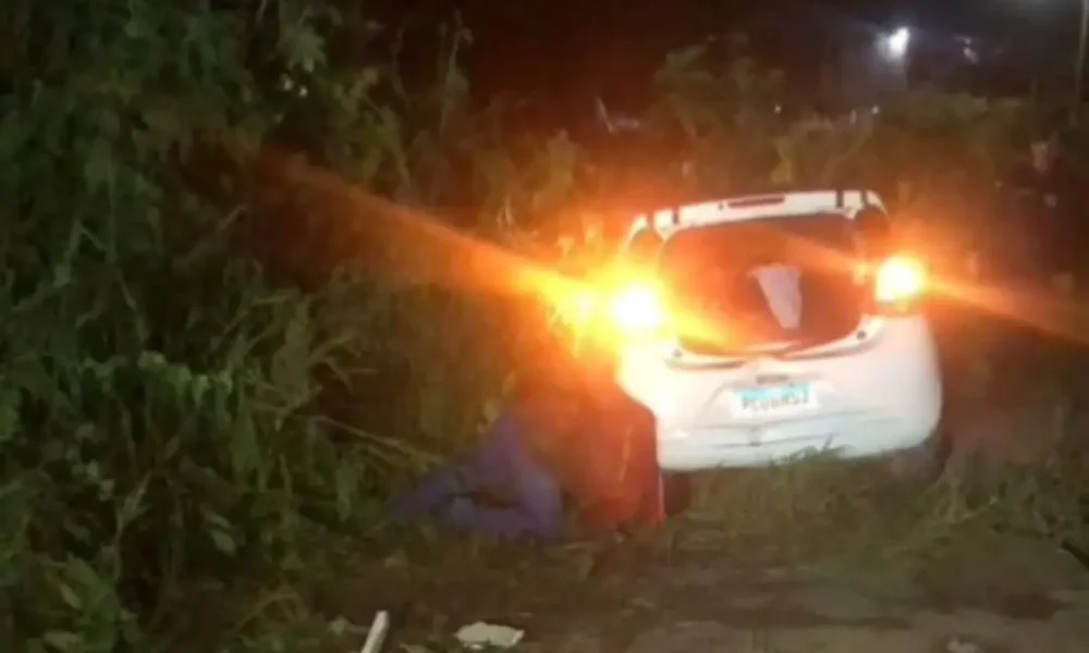 Perseguição com troca de tiros termina com dupla presa e motorista de app libertado em Rio Branco