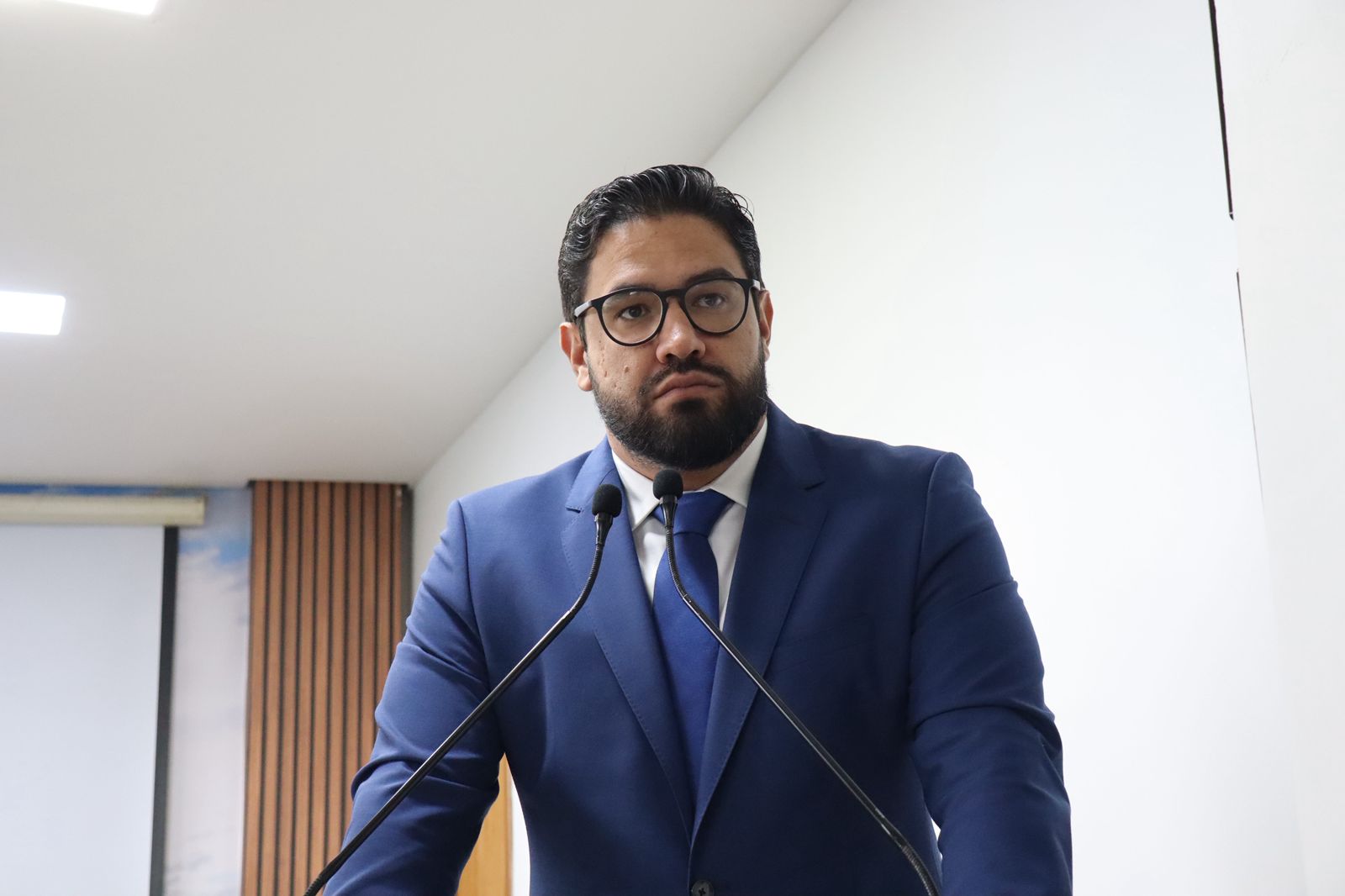 Projeto de Bruno Moraes que garante vagas de trabalho para mulheres vítimas de violência é aprovado por unanimidade na Câmara de Rio Branco