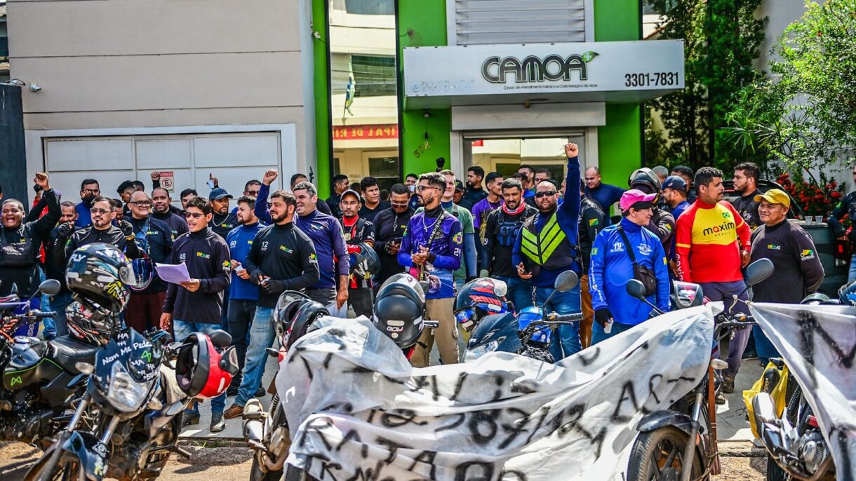 Protesto na Câmara: motoboys se revoltam contra lei das “motos por aplicativo” em Rio Branco