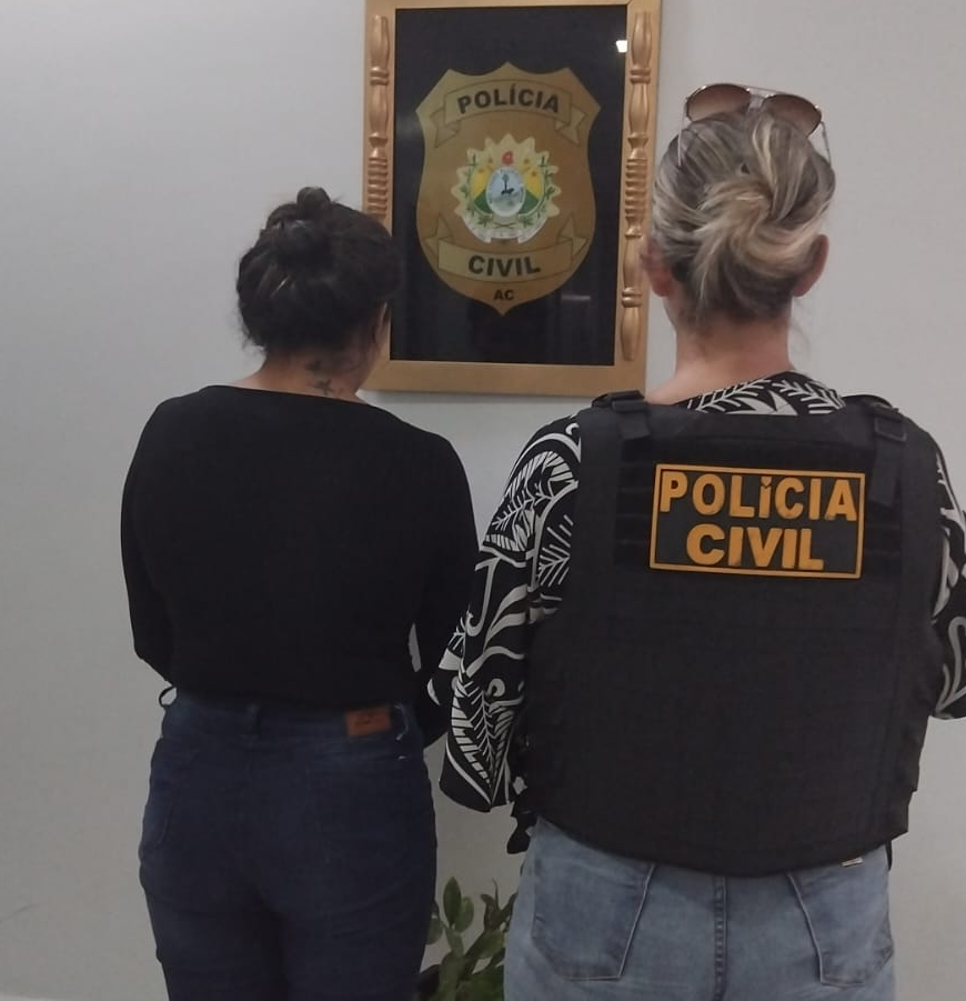 Mulher é presa pela Polícia Civil por uso de documento falso ao tentar autorização para visita em presídio de Rio Branco