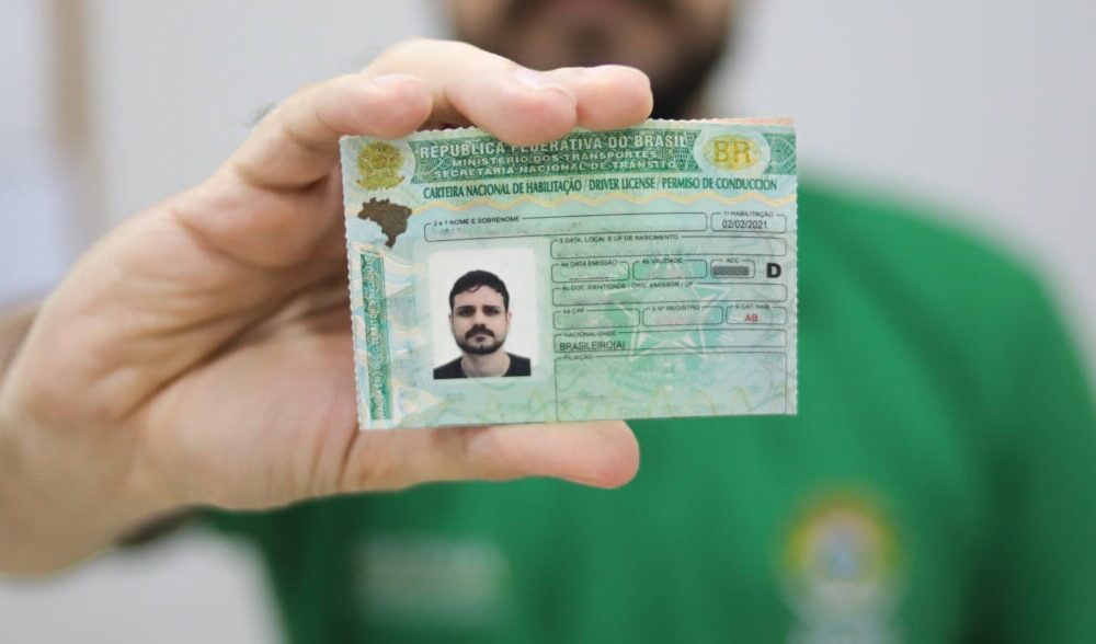 Governo do Acre entrega mais de 800 CNHs sociais e anuncia novas vagas com foco em mulheres vítimas de violência